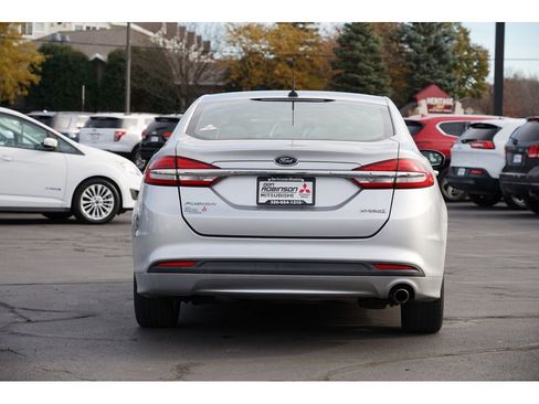 Used 2018 Ford Fusion S image 4
