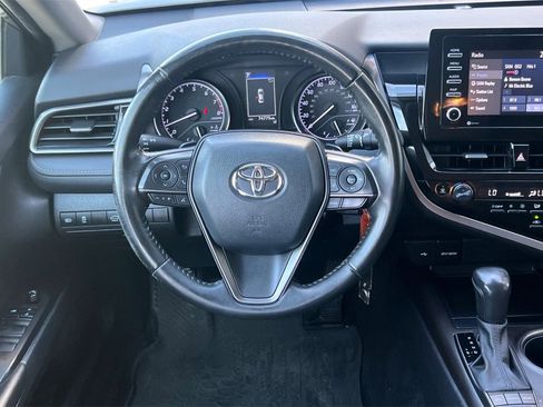 Used 2022 Toyota Camry SE image 16