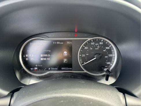 Used 2018 Nissan Kicks SV FWD image 15