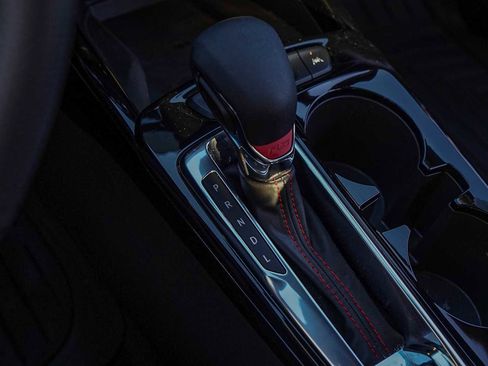 Used 2024 Chevrolet Trax RS w/ Sunroof Package image 20