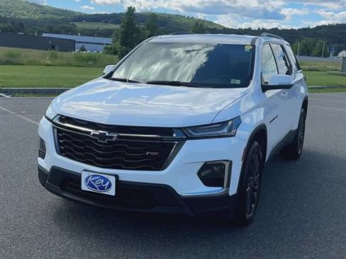 Used 2023 Chevrolet Traverse RS AWD/4WD image 3
