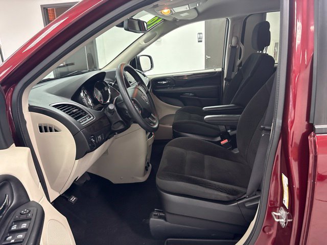 Used 2019 Dodge Grand Caravan SE w/ UConnect Hands-Free Group FWD image 13