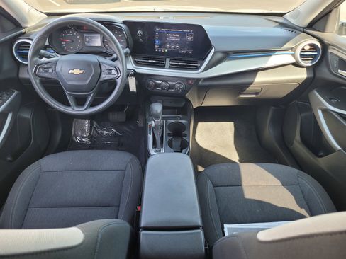 Used 2024 Chevrolet Trax LS w/ Driver Confidence Package FWD image 15