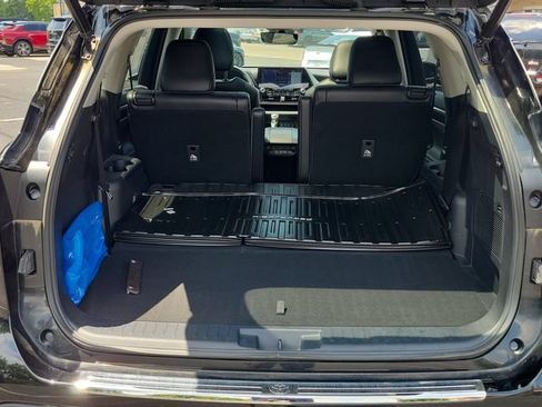 Used 2022 Toyota Highlander Platinum AWD/4WD image 28