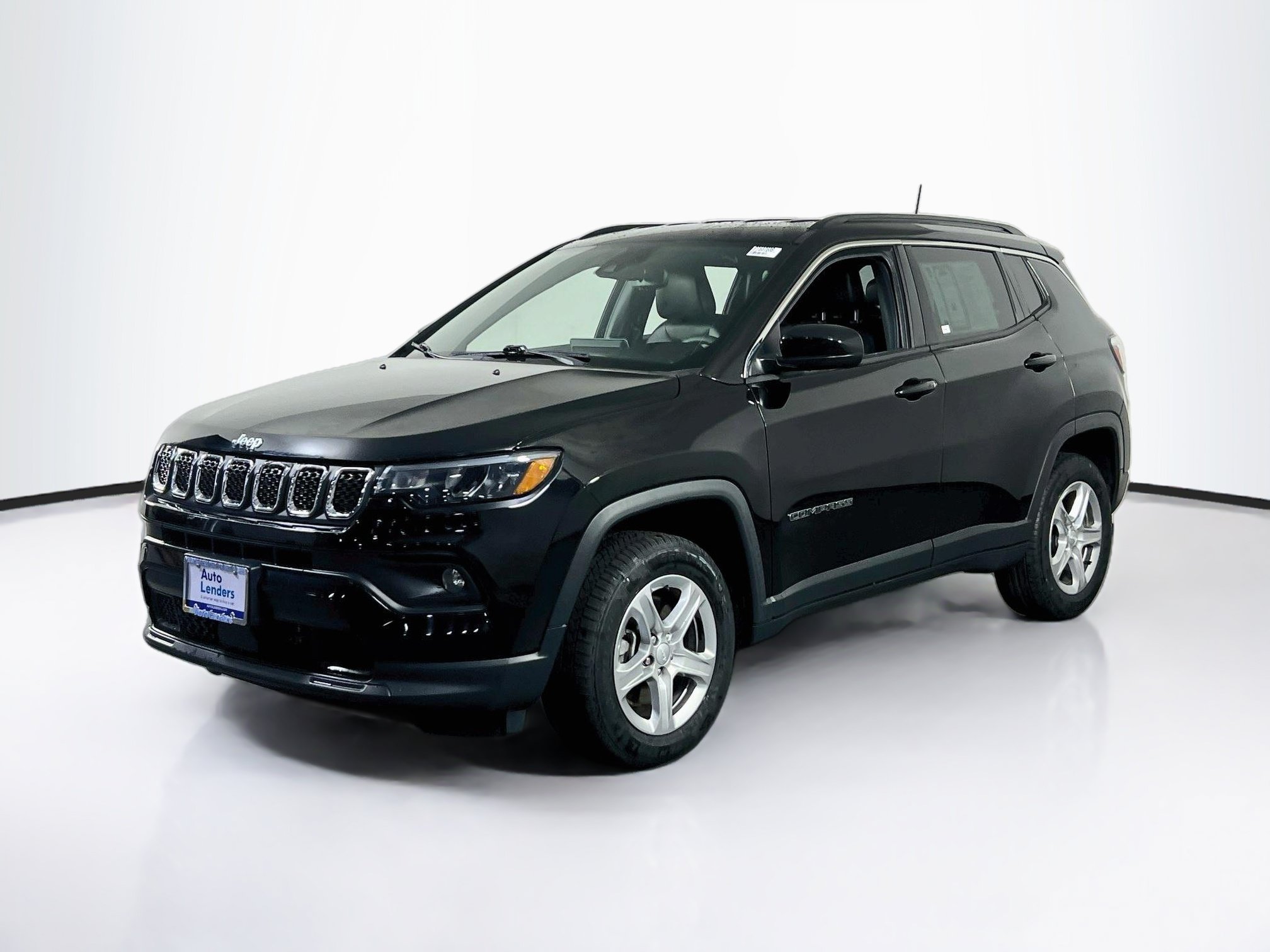 Used 2023 Jeep Compass Latitude AWD/4WD image 1