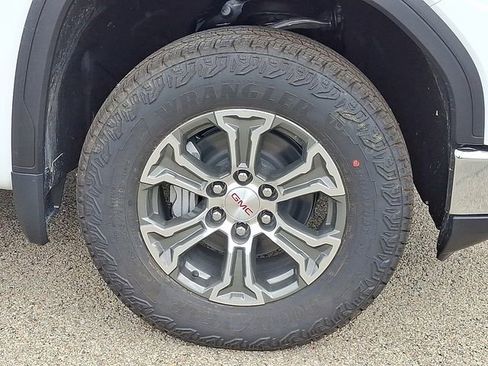 New 2026 GMC Sierra 1500 SLE AWD/4WD image 9