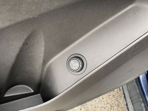 Used 2020 Chevrolet Equinox LT image 20