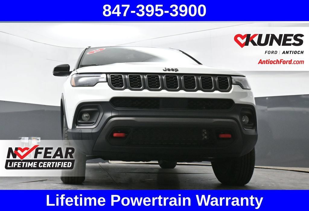 Used 2025 Jeep Compass Trailhawk AWD/4WD image 49