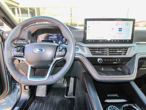Used 2025 Ford Explorer ST-Line w/ ST-Line Street Pack AWD/4WD image 30