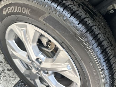 Used 2023 Honda HR-V LX image 7