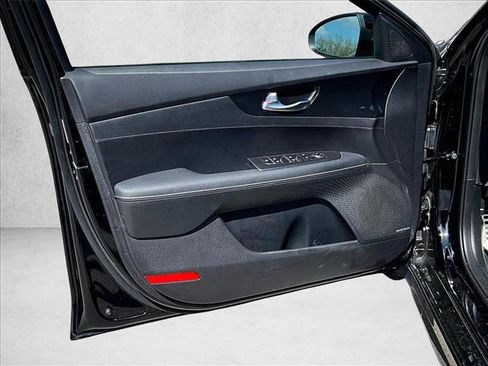 Used 2024 Kia Forte GT-Line w/ GT-Line Premium Package image 18