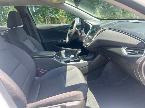 Used 2024 Chevrolet Malibu LS FWD image 18