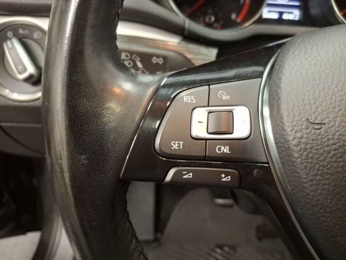 Used 2017 Volkswagen Passat 1.8T SE FWD image 20