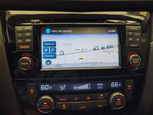 Used 2015 Nissan Rogue SL w/ SL Premium Package AWD/4WD image 22