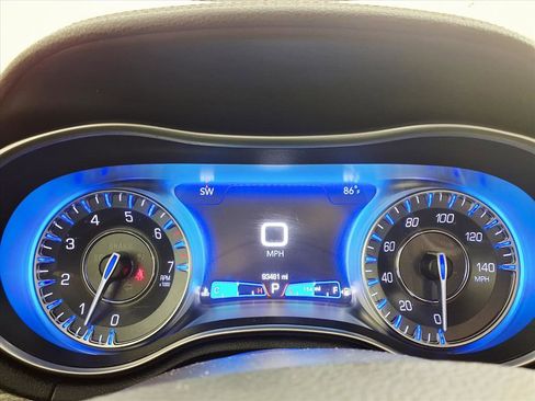 Used 2019 Chrysler 300 Touring L w/ Quick Order Package 22F image 25