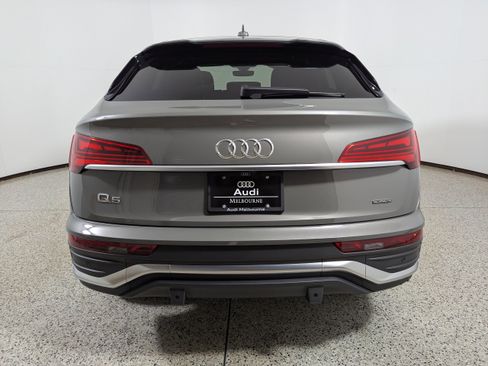 Certified 2025 Audi Q5 2.0T Premium Plus w/ Premium Plus Package AWD/4WD image 6