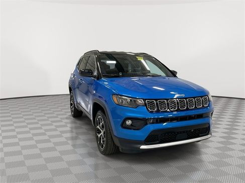 Used 2024 Jeep Compass Limited image 2