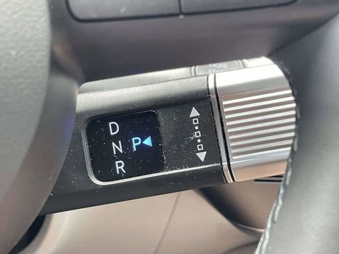Certified 2025 Hyundai Kona Limited FWD image 22