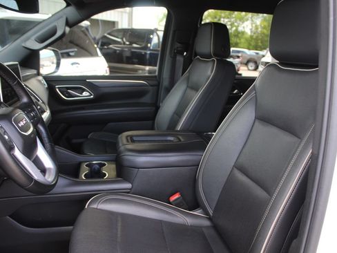 Used 2024 GMC Yukon XL SLT RWD image 32