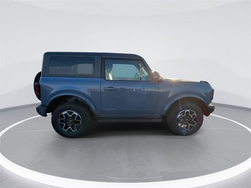 Used 2023 Ford Bronco Outer Banks image 9