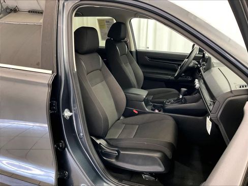 Used 2025 Honda CR-V LX image 11