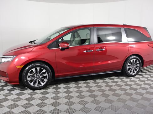 Certified 2023 Honda Odyssey EX-L image 9