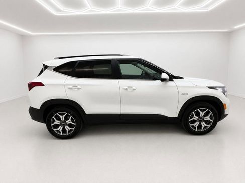 Used 2022 Kia Seltos EX AWD/4WD image 2