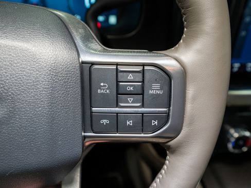 Used 2025 Ford F250 Platinum w/ Platinum Plus Package image 36