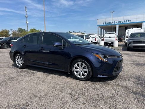 Used 2025 Toyota Corolla LE FWD image 1