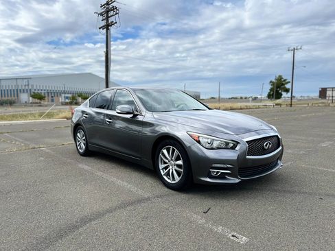 Used 2015 INFINITI Q50 Premium w/ Navigation Package RWD image 3