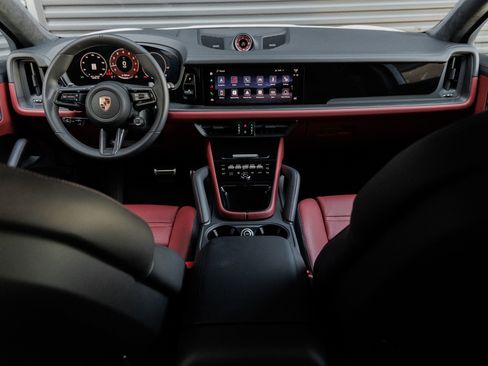 Certified 2026 Porsche Cayenne GTS AWD/4WD image 19