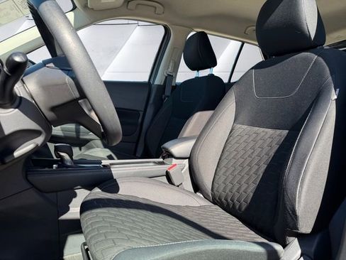 Used 2023 Nissan Kicks SV image 8