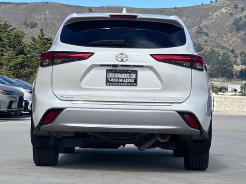 Used 2021 Toyota Highlander Platinum AWD/4WD image 9