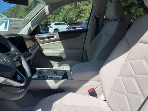 New 2026 Volkswagen Atlas SE image 9