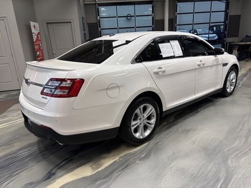 Used 2018 Ford Taurus SEL image 27