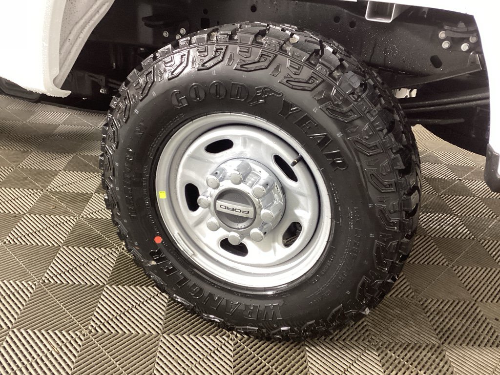 New 2026 Ford F350 XL w/ XL Off-Road Package AWD/4WD image 7