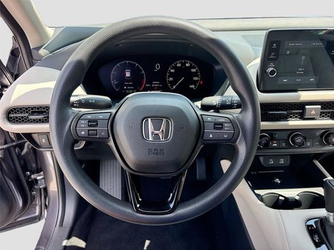Certified 2026 Honda HR-V LX image 13