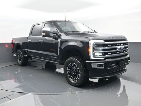 Used 2023 Ford F250 Platinum image 3