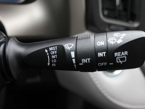 Used 2013 Toyota RAV4 Limited image 17