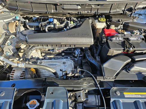 Used 2018 Nissan Rogue SV AWD/4WD image 33