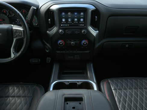 Used 2022 Chevrolet Silverado 1500 RST image 12