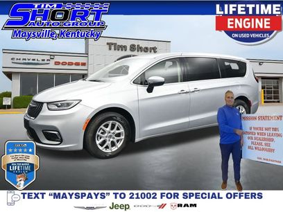 Used 2023 Chrysler Pacifica Touring-L