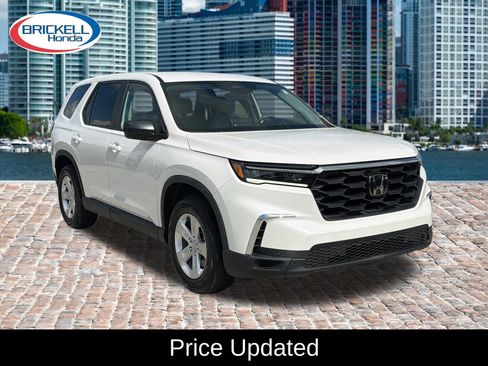 Certified 2023 Honda Pilot LX image 1