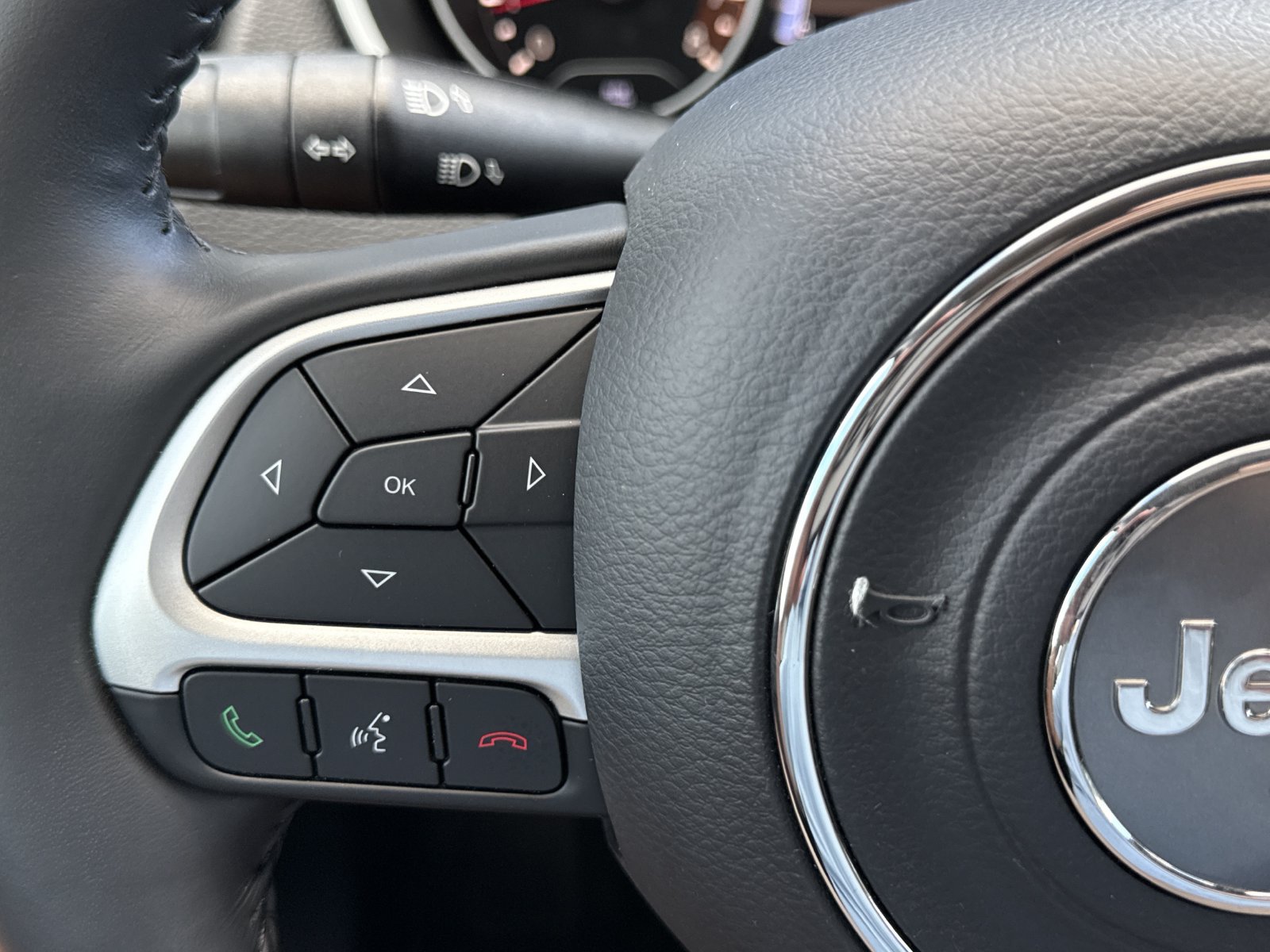 Used 2019 Jeep Compass Latitude FWD image 19