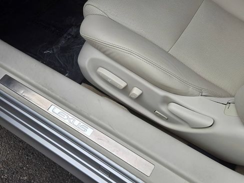 Used 2010 Lexus IS 250C RWD image 16
