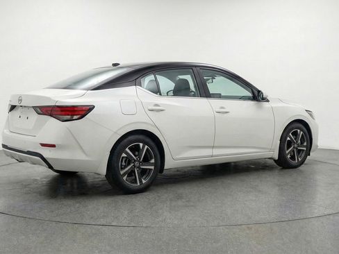 Used 2025 Nissan Sentra SV FWD image 9