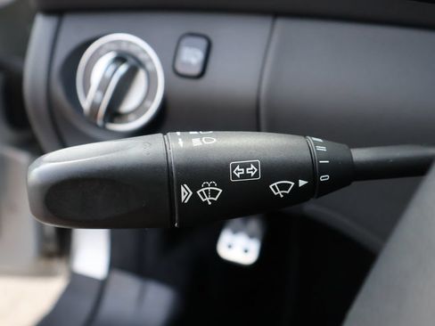 Used 2008 Mercedes-Benz SL 550 image 34