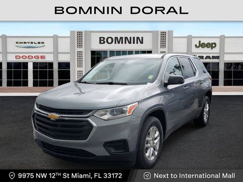 Used 2018 Chevrolet Traverse LS image 1
