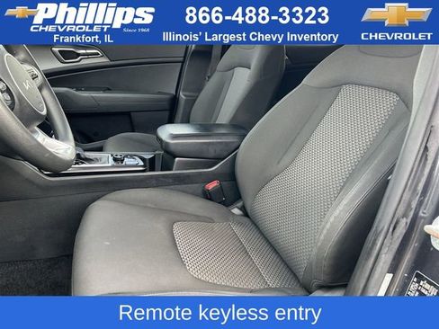 Used 2023 Kia Sportage LX image 16