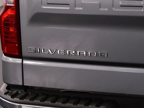 Used 2023 Chevrolet Silverado 1500 LT AWD/4WD image 12